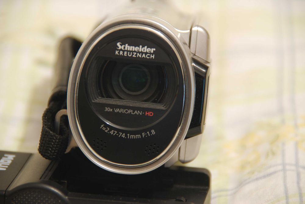 камера Samsung HMX-H300BP