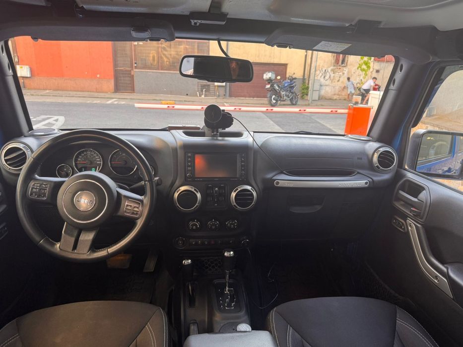 Jeep Wrangler Rubiccon
2015
135000 km
Pret 31900 euro
