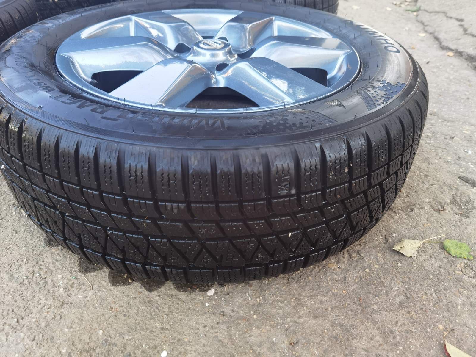 215 60 17 зимни гуми с джанти за Nissan