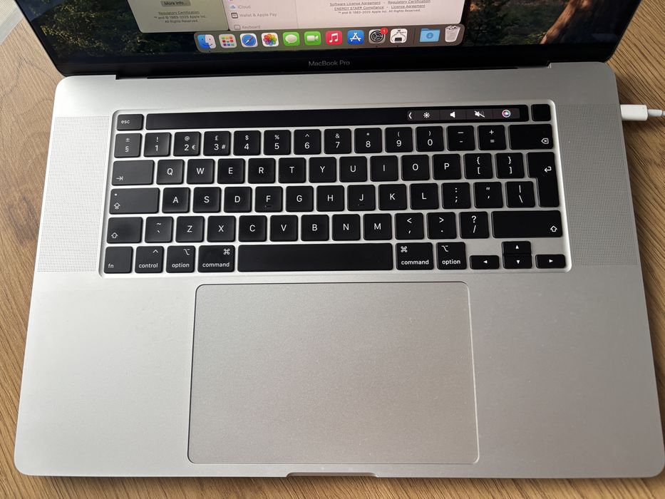 MacBook Pro 16” (2019) apple/ I7 -2.6ghz/ 16gb DDR4