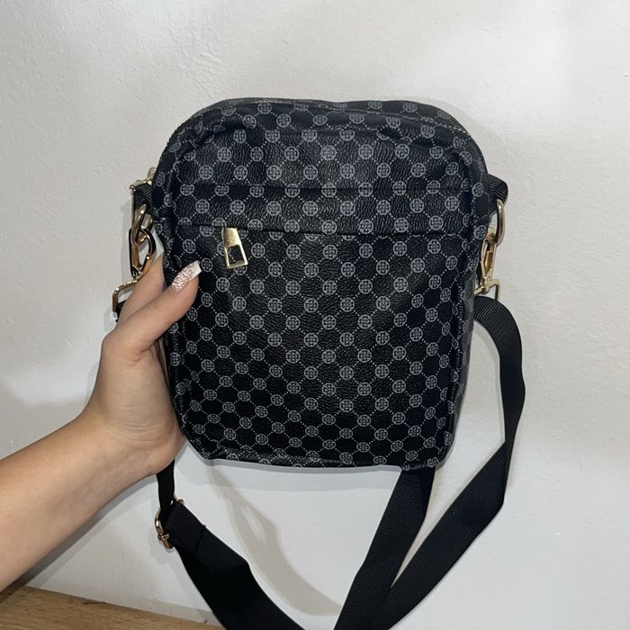 Продавам мъжки чанти