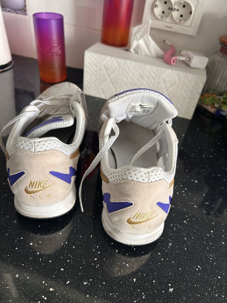 Adidasi Nike nr 42