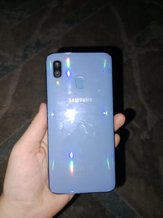 Продаю телефоны: