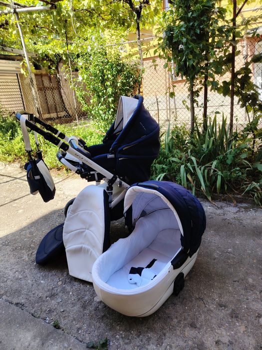 Бебешка количка-зимна и лятна