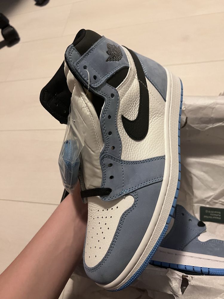 Jordan 1 UNC marimea 44.5