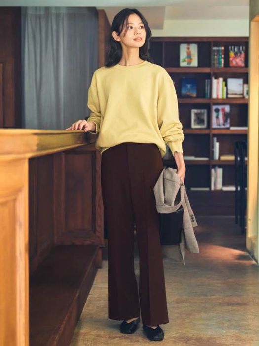 Свитшот Uniqlo унисекс, трендовый цвет