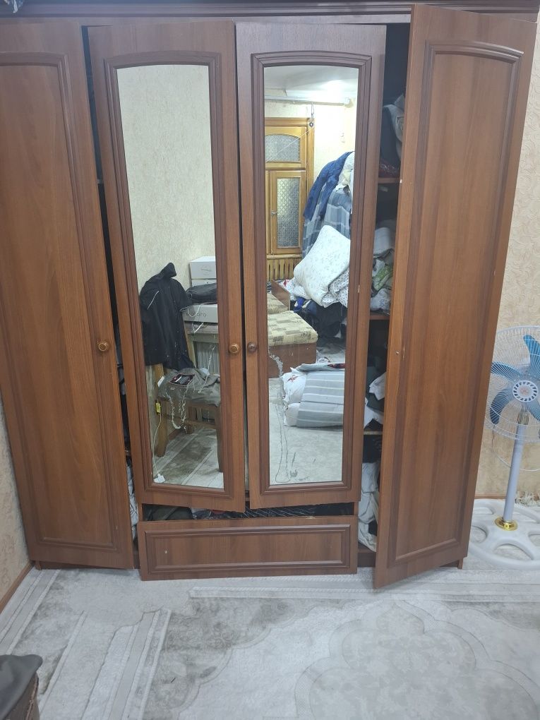 Стол стул, 2 кровать шкаф