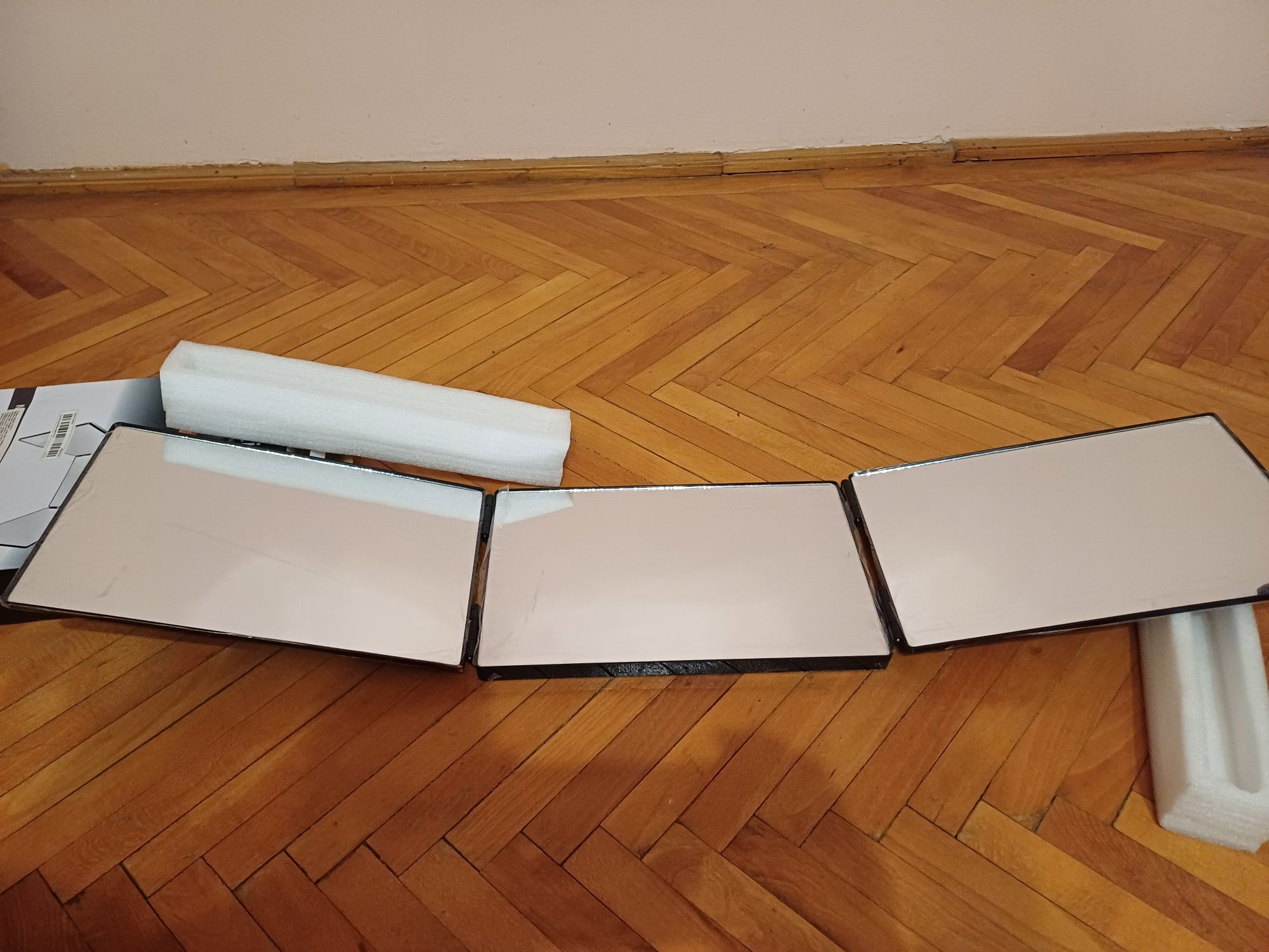 1. Oglinda pentru cosmetica, coafor personal DIY