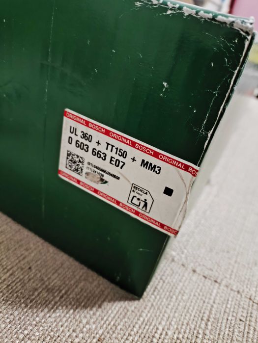 Bosch UniversalLevel 360 cu trepied si geanta, produs nou