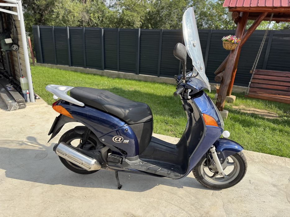 Honda NES 150 2002