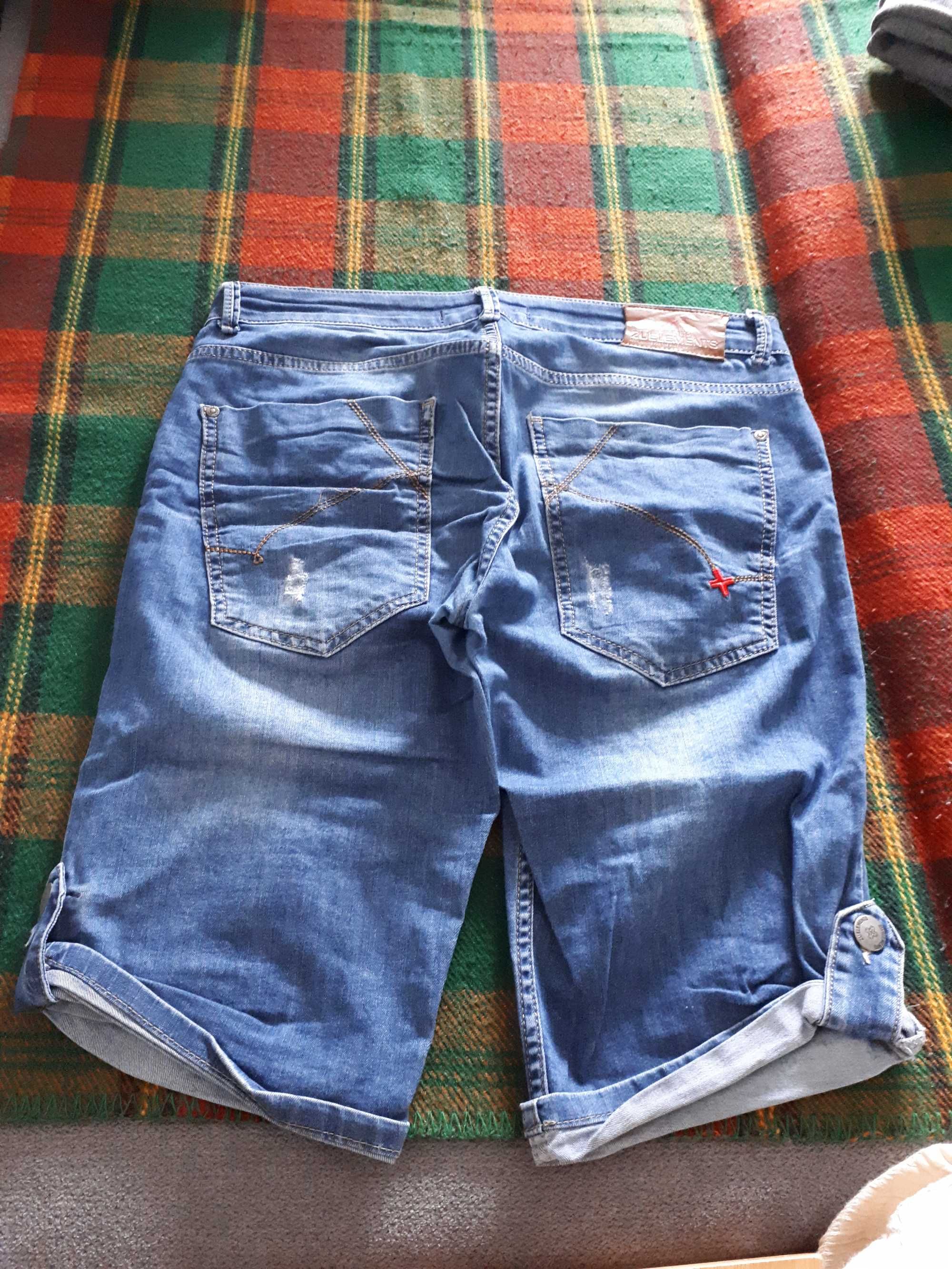 Продавам детски дънкови панталони за летните дни