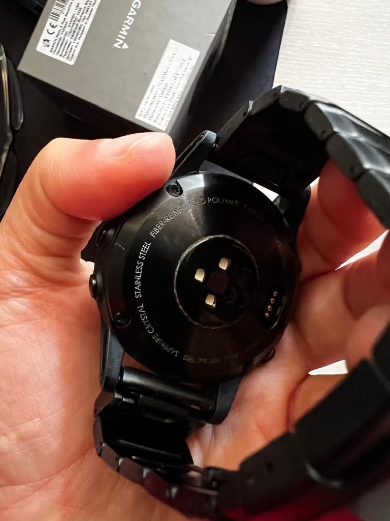 Часовник Garmin Fenix 5 Plus