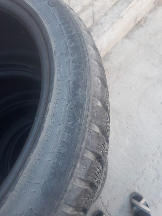 Продаётся Шины б/у R20