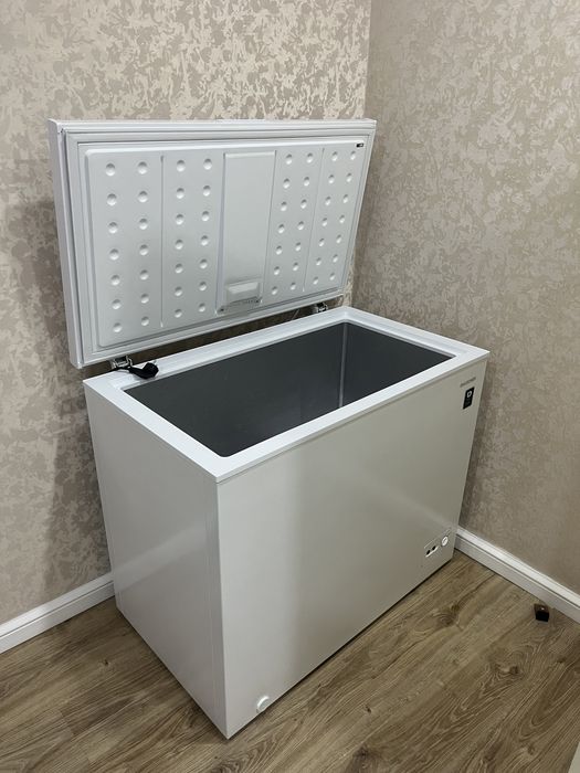 Продам морозильник DAUSCHER DCF-280Q 280 л белый