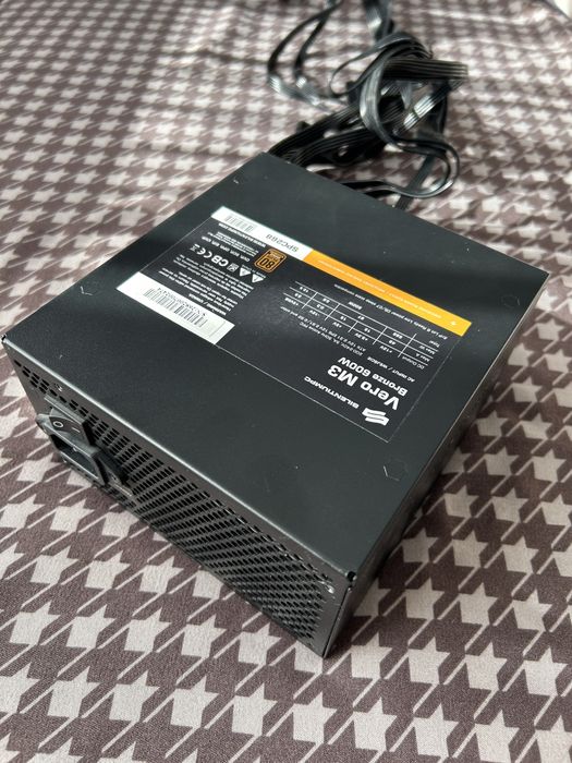 Sursa 600w silentiumpc vero m3 calculator semi modulara