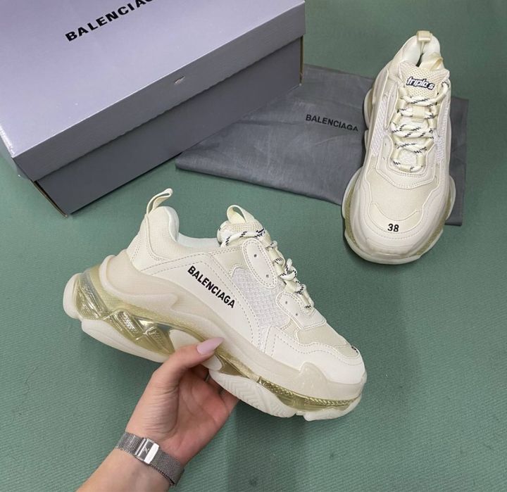 Balenciaga triple s