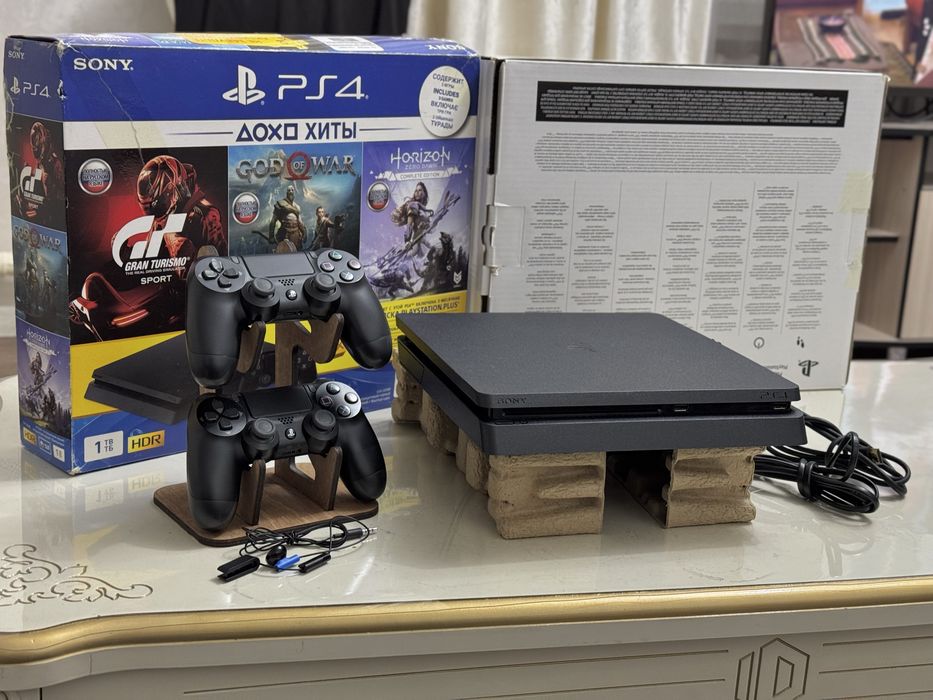 Sony PS 4Slim (1TB) Новая Приставка | Два Джойстика