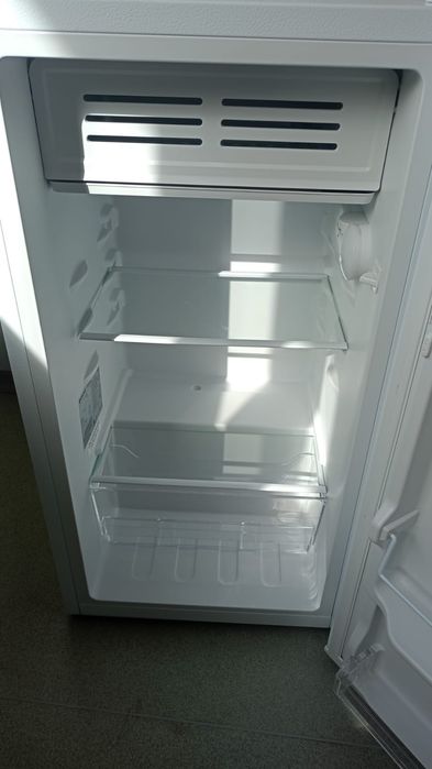 Vând frigider vortex