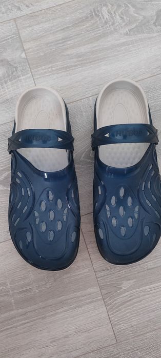 Vand papuci de exterior pentru barbati