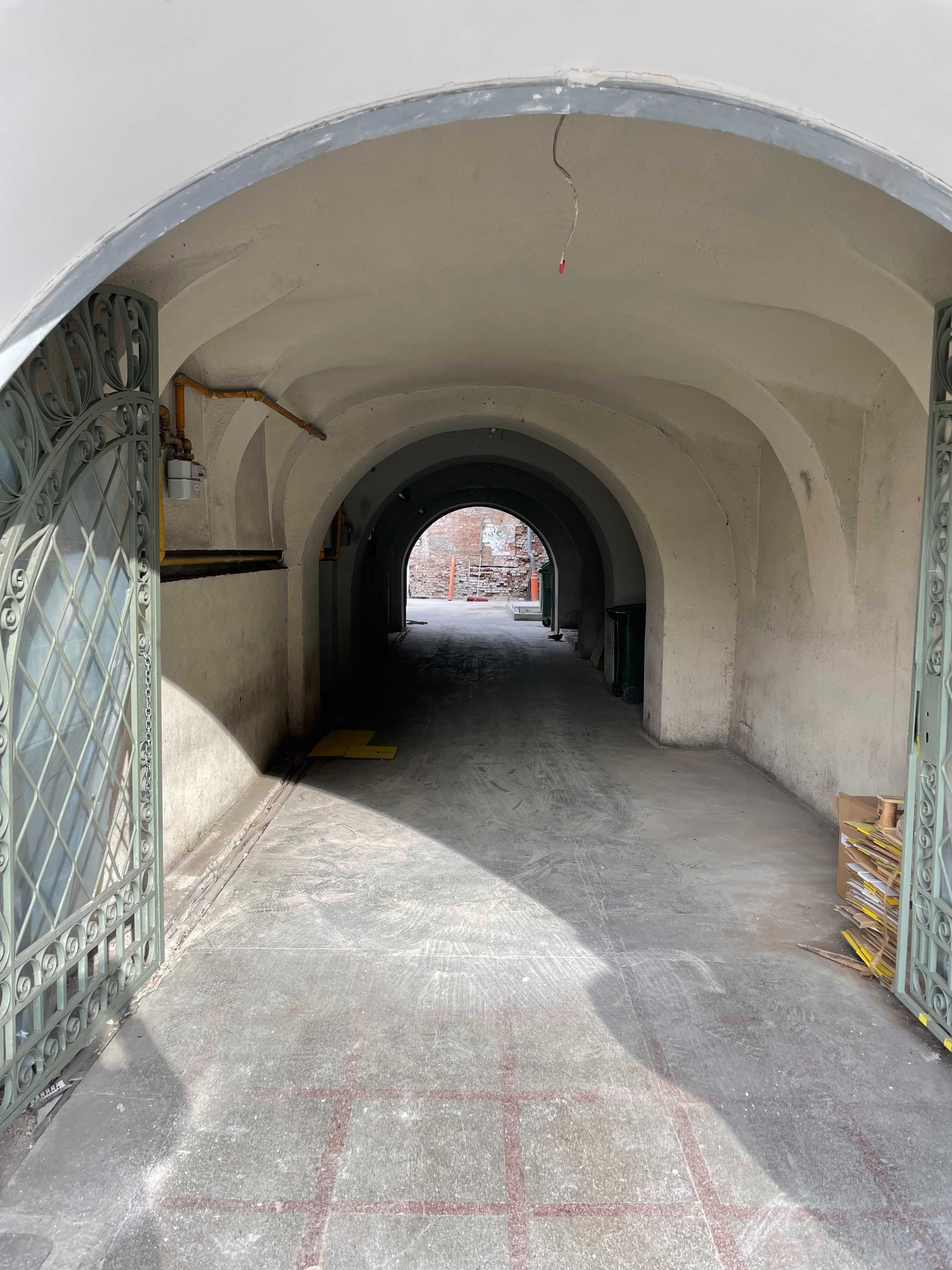 Inchiriem SPATIU COMERCIAL/birou 304mp CENTRU Cluj Pta Unirii19  com0%