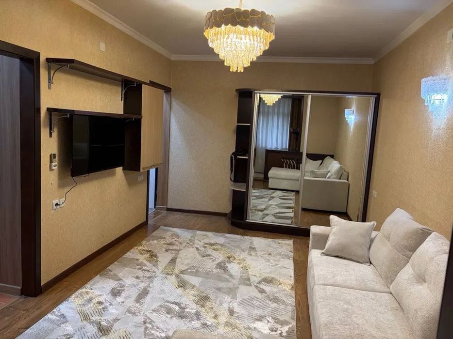 Квартира 1/4/5 
Чиланзар Ц квартал.