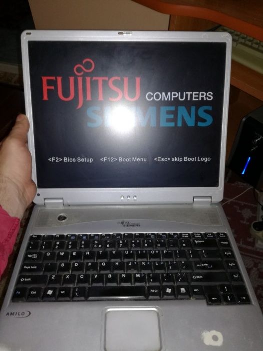 Laptop Fujitsu Amilo