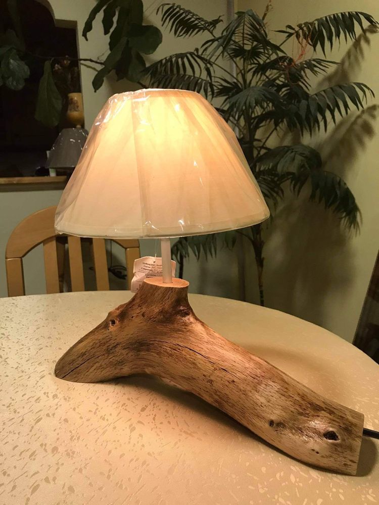 Уникални лампи - ръчна изработка: естествено дърво , метал