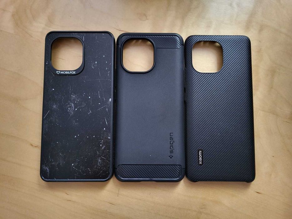 3 Huse Mobilfox Spigen si Xioami pentru Mi 11