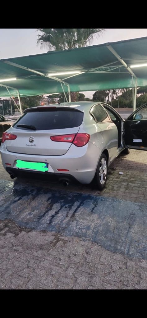Vând alfa Romeo giulieta