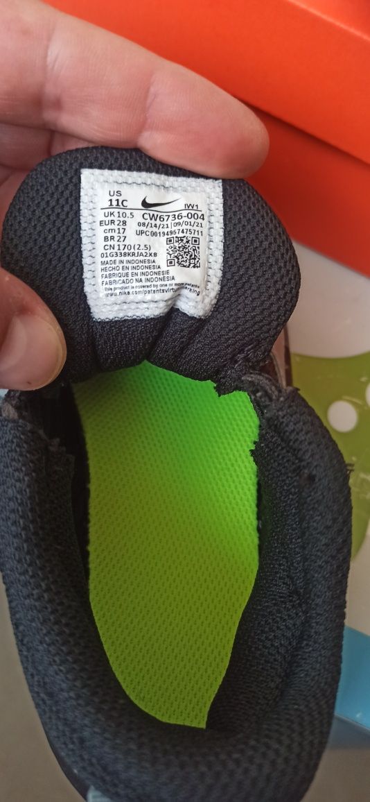 Маратонки Nike N28