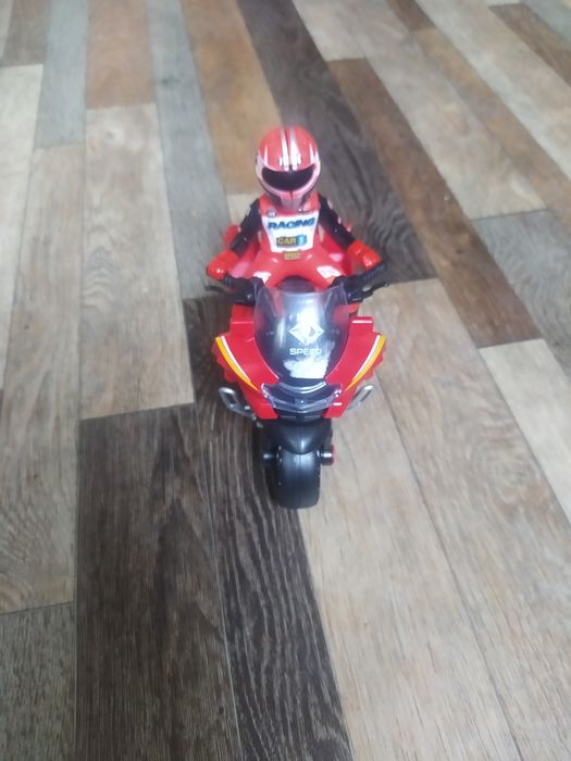 Продам игрушку мотоцикл с человеком цена 1500тг новый окончательно