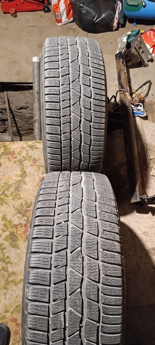продавам гуми 225/40/18 зимни.