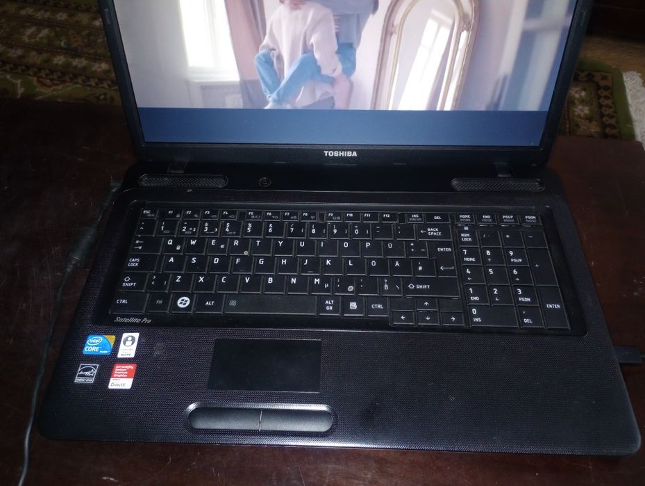 Toshiba Pro L670, Intel i5, 650 gb, video dedicat, Bluetooth