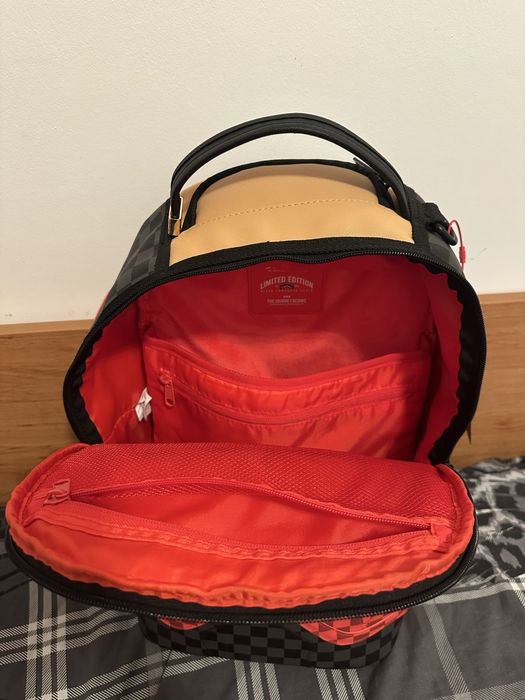 Продавам лимитирана раница Sprayground