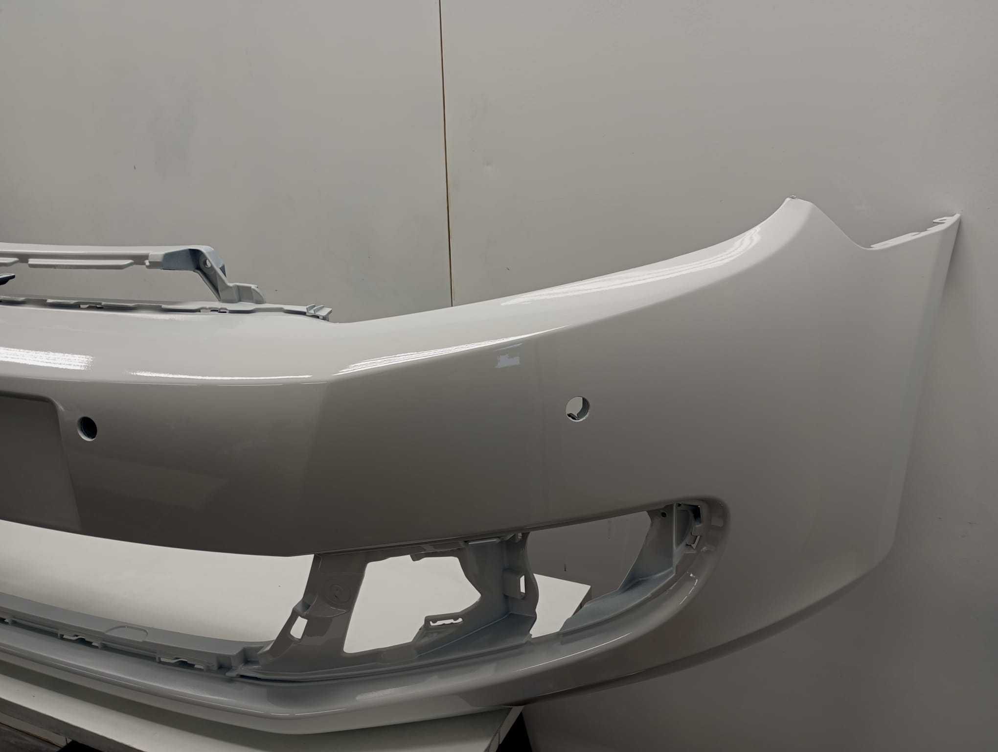 Bara Fata 4 Senzori Parcare VW Golf 6 VI 2008-2013 (LB9A (Alb))