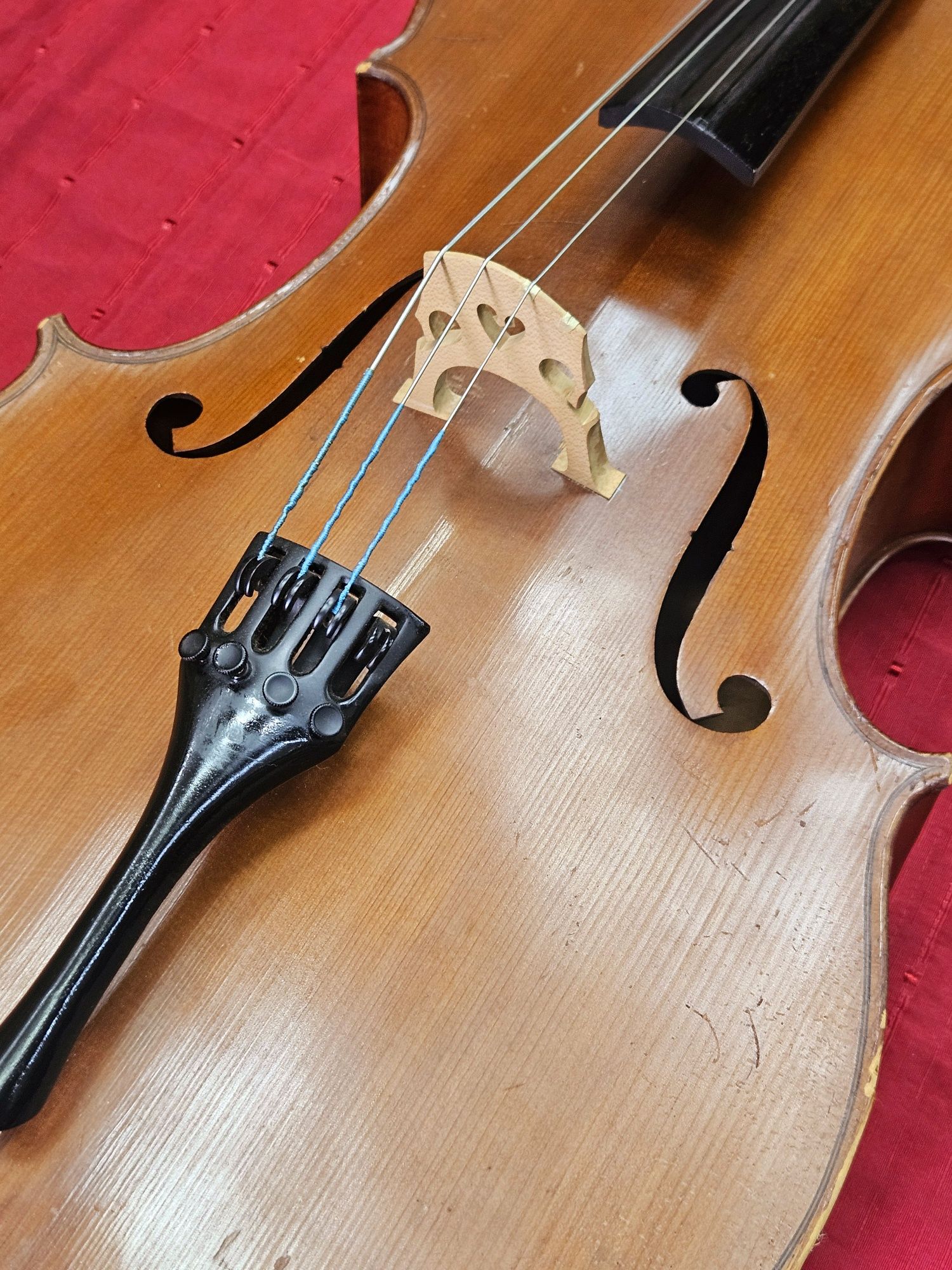 Виолончело модел Stradivari  1890г.

Модел: Stradivari W2

Bubenreuth