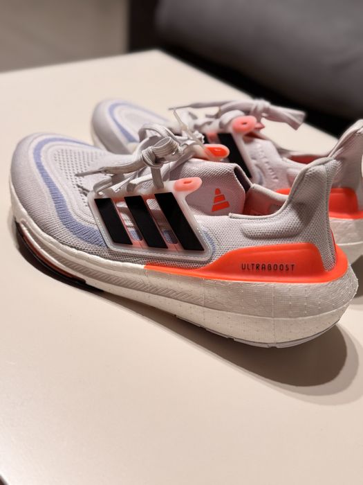 Adidas ULTRABOOST LIGHT W marimea 40