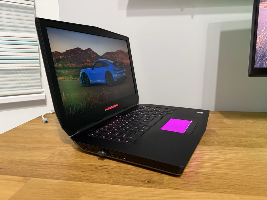 Alienware 15 R2 / i5-6300HQ / 16GB RAM / 1 TB SSD