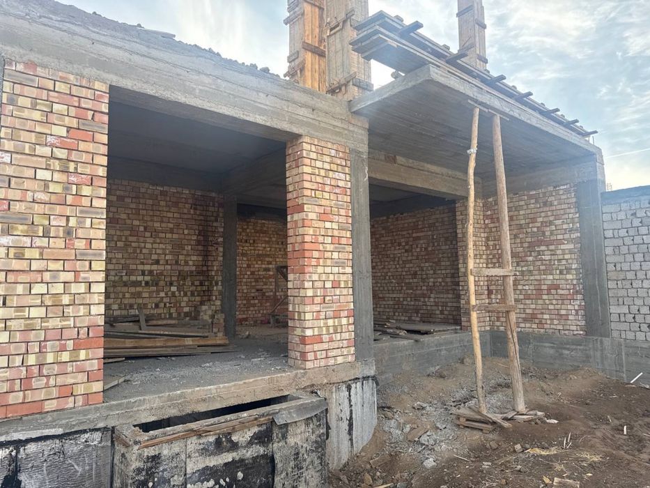 Продается коттедж недалеко от поста уч кахрамон