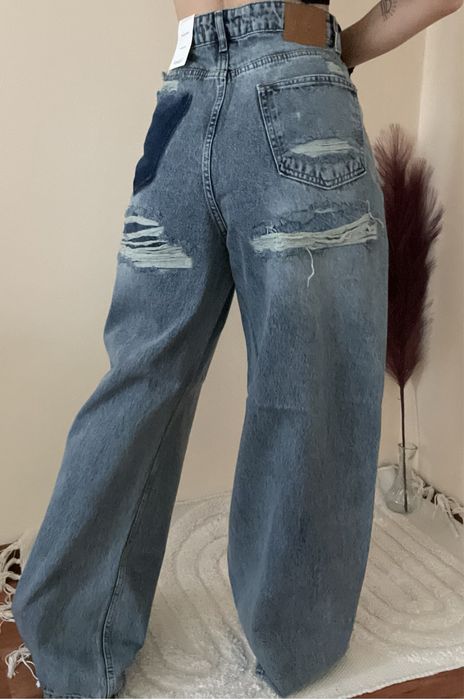 Уникални накъсани дънки. Размер Л. Нови. Сини