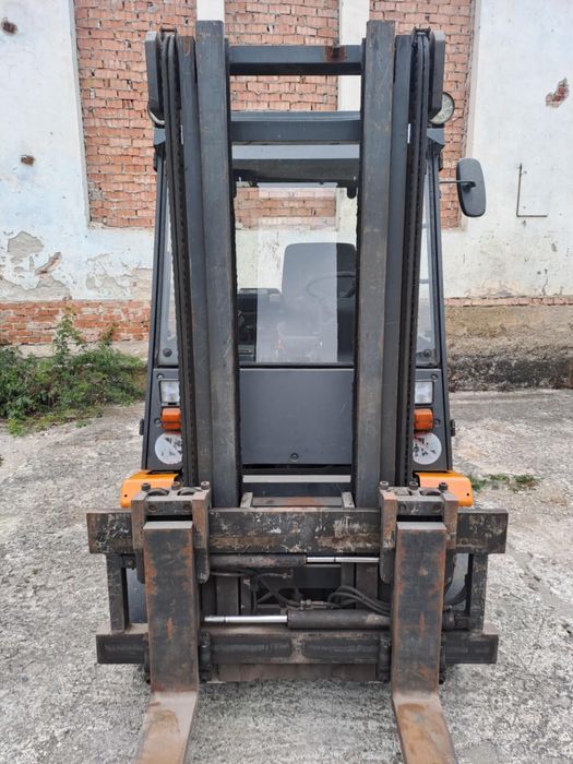 De vanzare motostivuitor STILL 4,5 To