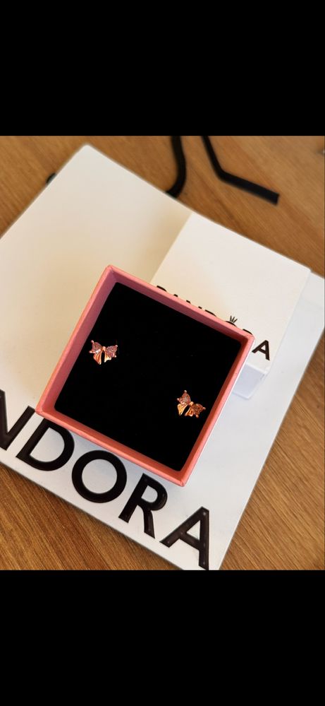 Пандора обеци Pandora