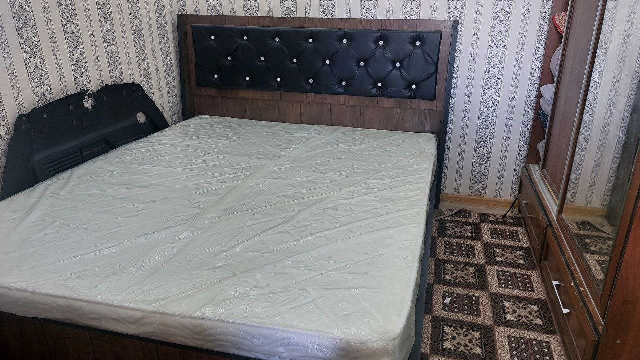 Divan sotiladi yaxshi sifatli