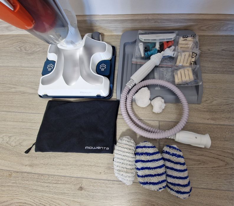 Aspirator vertical cu abur rowenta clean&steam