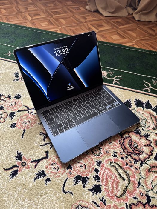 MacBook Air M3 (13.6)