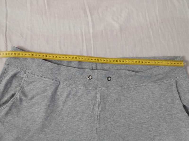 Pantaloni de trening