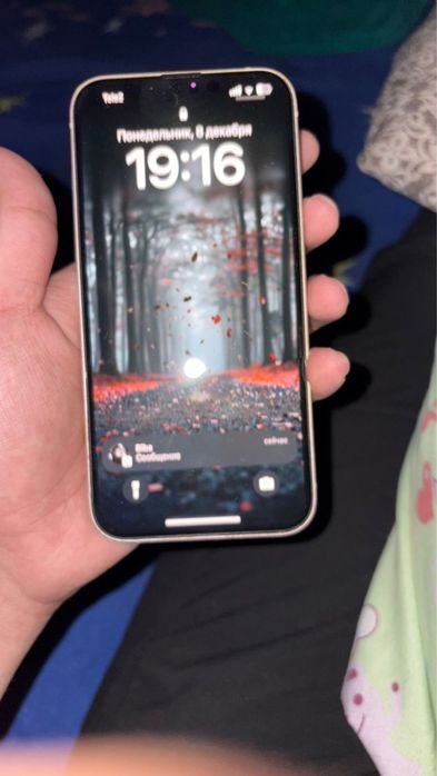 Продам Айфон 13 срочно