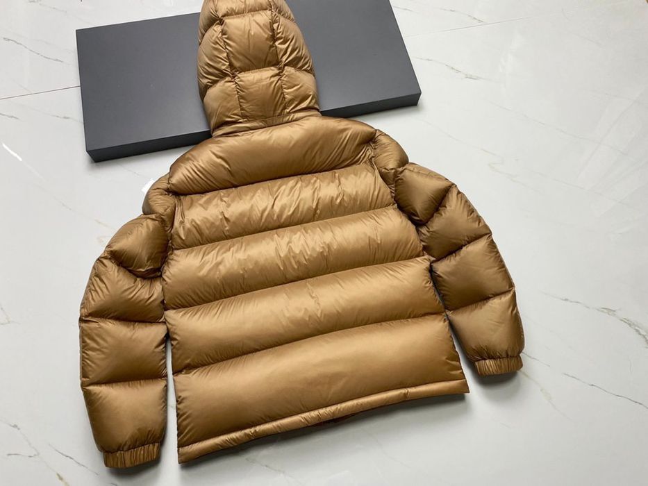 Geaca Burberry , calitate premium , pe comanda , noua , M