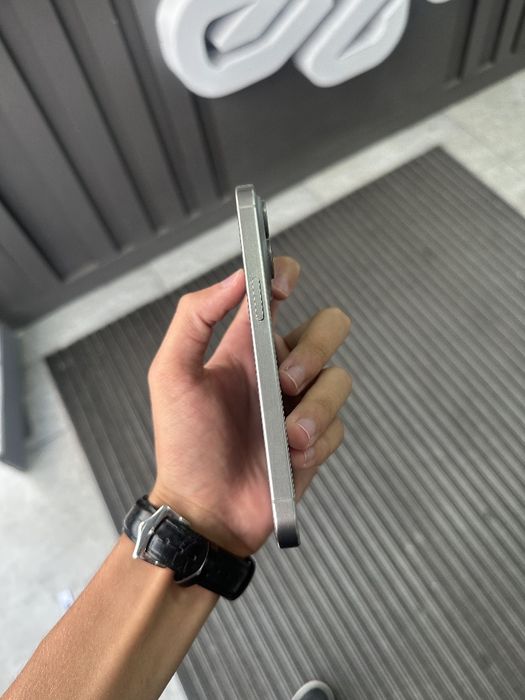 Iphone 15 Pro — 256GB