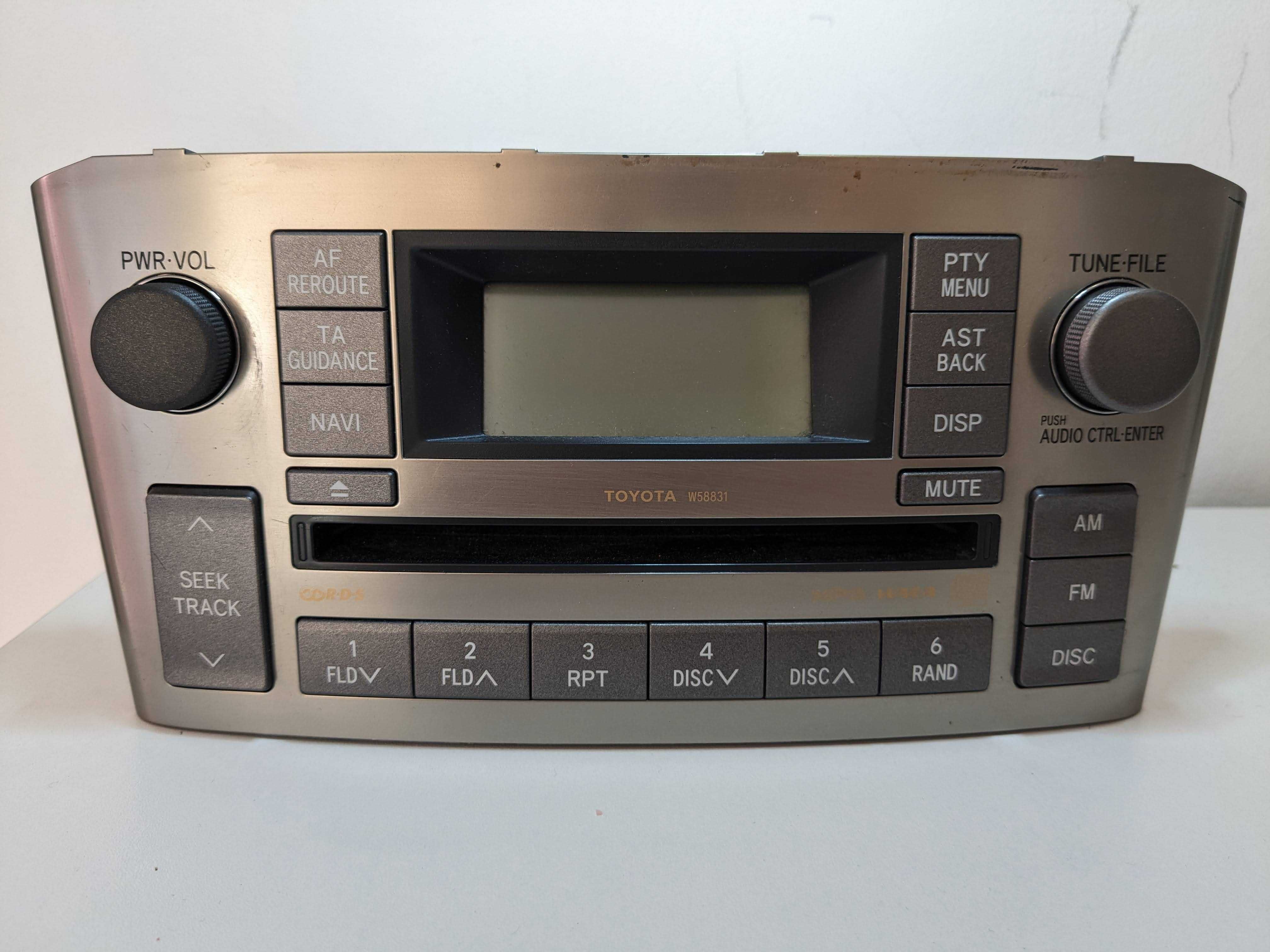 Toyota Avensis T25 2007 радио